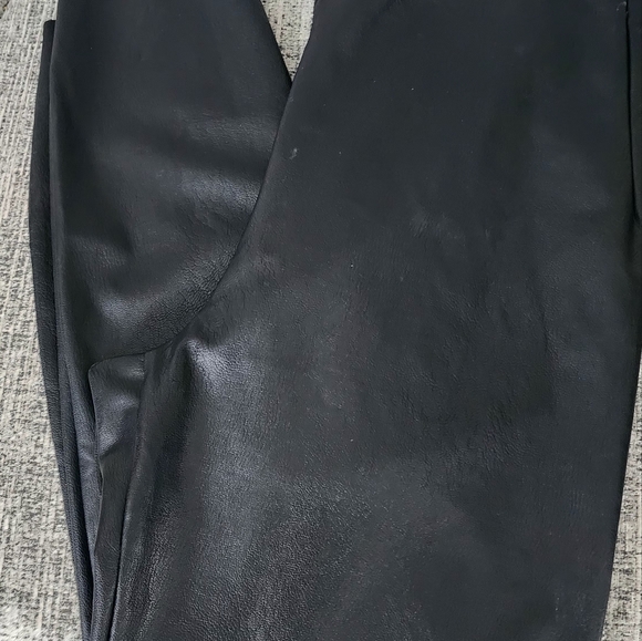 Faux leather pants - Picture 4 of 5